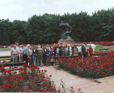 Excursion in the “Lazienki Park”, by monument of  F. Chopin 